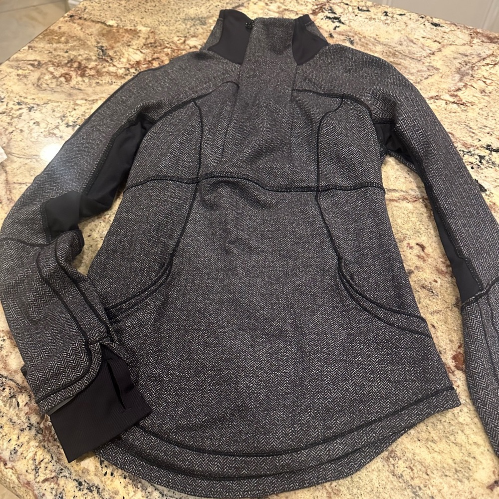 Lululemon half zip houndstooth long sleeve top